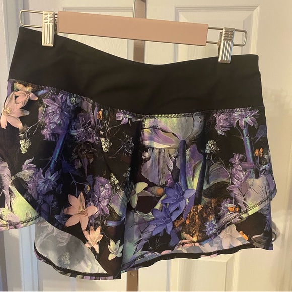 Excellent Condition Calia by Carrie Underwood Petal Hem floral Athletic Shorts S - Picture 3 of 9